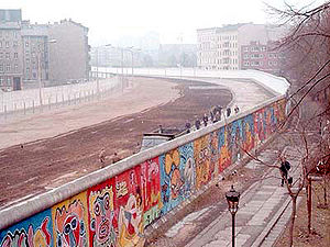 300px-berlinermauer