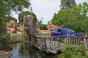 BIOPARC Valencia - Ford Kuga en el lago de los elefantes