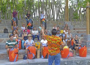 thumbnail_presentacion-de-la-nueva-oferta-escolar-de-bioparc-el-profesorado-descubriendo-una-de-las-nuevas-actividades